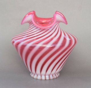 Vintage 1940s Fenton Art Glass Cranberry Opalescent Swirl 5 " Vase W/ Crimped Rim