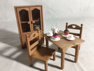 Calico Critters/sylvanian Families Maple Town Vintage Dining Room With Cabinet