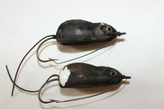 2 Vtg WEBER Dylite Weedless Mouse Fishing Lures Glass Eyes Flocked Black 2