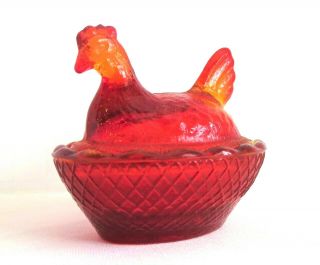 Vintage Westmoreland Miniature Hen On Nest Red Amberina Glass So Sweet B