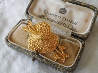 Lovely Decorative Vintage 1970s Gold Star Heart Brooch