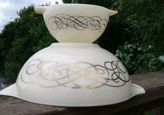 Vintage Pyrex Golden Scroll Promotional Chip And Dip Bowls 1960’s