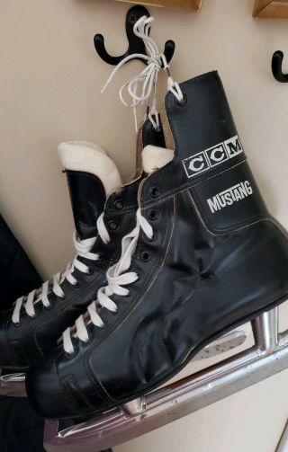 Vintage Ccm Mustang Ice Hockey Skates - Size 8 1/2 - Great Display Piece