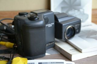 Vintage Nikon COOLPIX 995 3.  2MP Digital Camera 2
