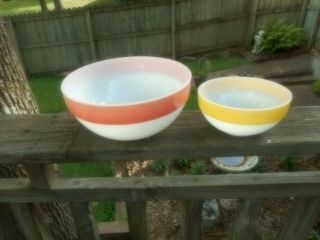 Pair VINTAGE FIRE KING COLONIAL BAND RIM PINK YELLOW STRIPE MIXING BOWLS 2