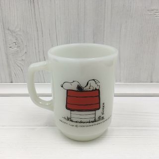 Vintage 1958 Anchor Hocking Fire King Peanuts Snoopy Doghouse Milk Glass Mug