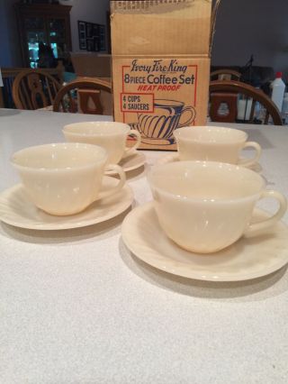 4 Vintage Fire King Ivory Scalloped Cups And Saucers With Box