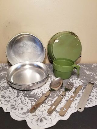 Vintage Camping Cookware Dinnerware Set Mess Kit With Pan,  Plates,  Utensils,  Cup