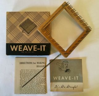 Vintage 4.  5 " Weave It Loom By Donar W/ Instructions,  Needle