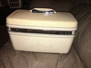 Vintage Samsonite Silhouette Train Case With Vanity Tray And Key