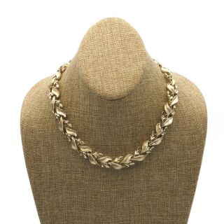Vintage Designer Signed Lisner Gold Tone Leaf Link Fashion Necklace Hook Clasp
