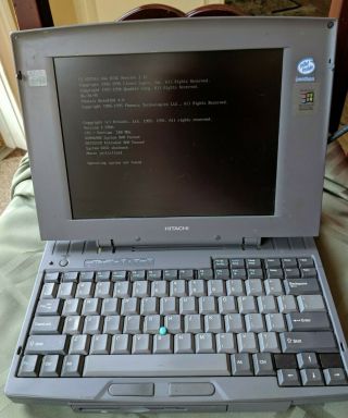 Vintage Hitachi M - 100t/720 Laptop Windows 95