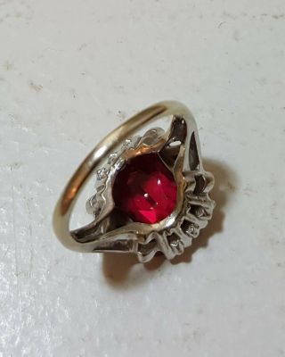 Vintage Faceted Ruby Sterling Silver (?) White Gold (?) Ring w 2 Diamond Chips 6