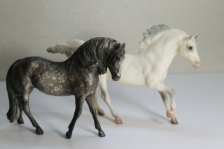 2 Vintage Breyer Classic Scale Andalusian Alabaster Stallion & Mare 3060 Euc