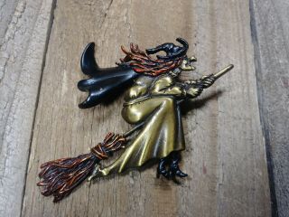 Vintage J.  J.  Jonette Signed Witchcraft Flying Witch On A Broom Halloween Pin