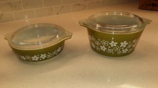 Vintage Pyrex Spring Blossom Green Crazy Daisy 1qt & 1pt With Lids (471 & 473)