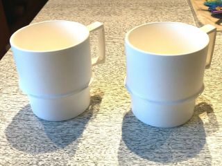 Tupperware Mugs Set Of 2 Stacking 8 Oz.  Coffee Cups Vintage Bright White 1312