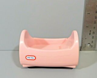 Little Tikes Dollhouse 3.  5 " Baby Cradle Pink Bed Crib For Doll Figure Vintage
