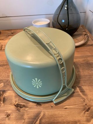 Green Vintage Tupperware Cake Taker With Handle