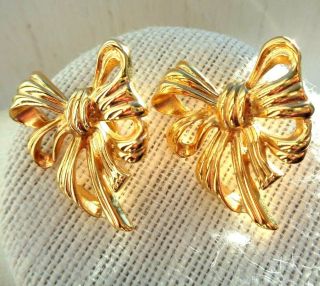 VINTAGE SIGNED GIVENCHY POLISHED GOLDEN RIBBON BOW DESIGN PIERCED EARRINGS 3