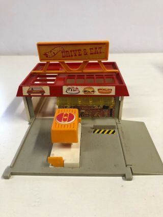 Vintage 1987 Mattel Hot Wheels Drive & Eat Sto And Go Set C