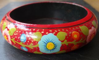 Vintage Hand Painted Russian Flower Enamel Lacquer Bangle Bracelet - K75
