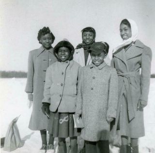 Vt32 Vtg Photo Black Americana,  All The Kids In Wool Coats C 1954
