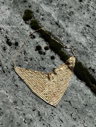 Vintage 70s / 80s GOLD MESH Bib Necklace Small TRIANGLE Peter Pan Collar Choker 4