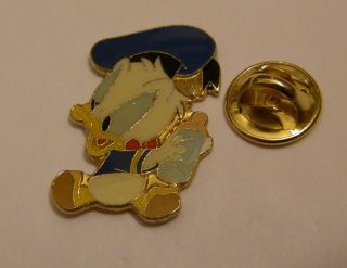 Baby Donald Duck With His Bottle By Arthus Bertrand Vintage Disney Pin Badge Z4x