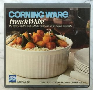 Vintage Corning Ware French White 2 1/2 Qt.  Glass Covered Round Casserole