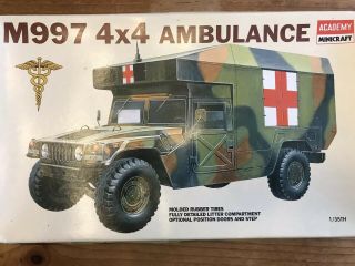 Academy Minicraft M997 4x4 Humvee Ambulance 1:35 Scale 1352 Model Kit Vtg