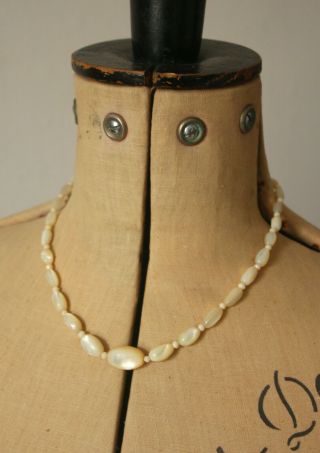 Vintage 18 " Mother Of Pearl Shell Necklace Beaded Graduated Carved
