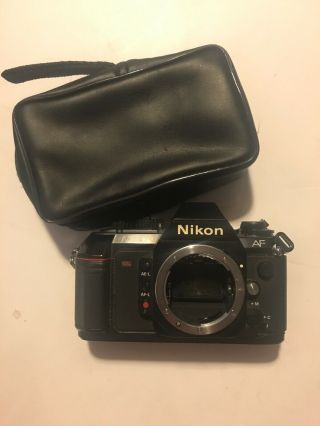 Vintage Nikon N2020 Af 35mm Slr Camera Body Only & Carrying Case