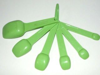 VTG TUPPERWARE Measuring Spoons SET OF 7 GREEN 1/8,  1/4,  1/2,  1& 1 1/2t,  1T,  1T,  4t 5