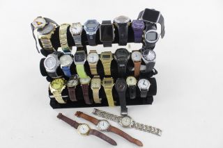 30 X Assorted Vintage Gents Quartz Wristwatches Inc.  Seiko,  G - Shock Etc