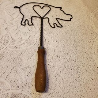 Vtg Rug Beater Pig and Heart Twisted Wire Wood Carpet Beater Primitive Miniature 3