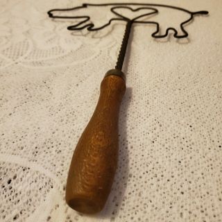 Vtg Rug Beater Pig and Heart Twisted Wire Wood Carpet Beater Primitive Miniature 5