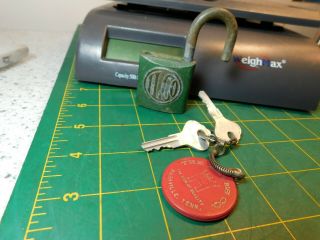 Vintage Ilco Independent Lock Co Usa Metal Padlock W/ 2 Kb603 Keys