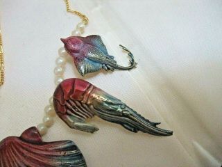 VINTAGE GILT ENAMEL and PEARL NECKLACE - Shells and Fish Detail 3