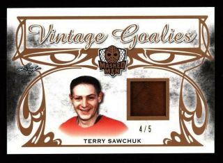 2017 - 18 Leaf Masked Men Vintage Goalies Terry Sawchuk Gu Pad Redwings D 4/5