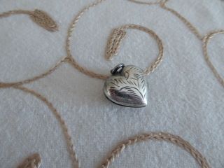 Vintage 925 Sterling Solid Silver Charm Pendant Love Heart Picture Locket 3.  7g