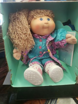 The official cabbage patch kids by Hasbro 6