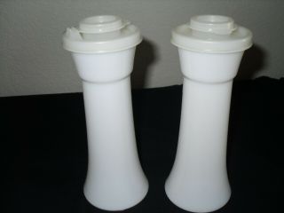Tupperware Salt and Pepper shakers Hourglass 718 Large 6” Vintage 2