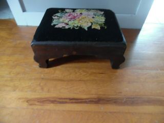 Antique Vtg Victorian Mahogany Foot Stool Queen Anne Needlepoint