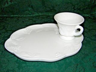 Set Of 4 Vintage White Milk Glass Snack Plate And Cup With Grape Pattern