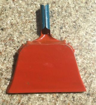 Vintage Child ‘s Small Metal Dust Pan With Rooster 6 1/4 