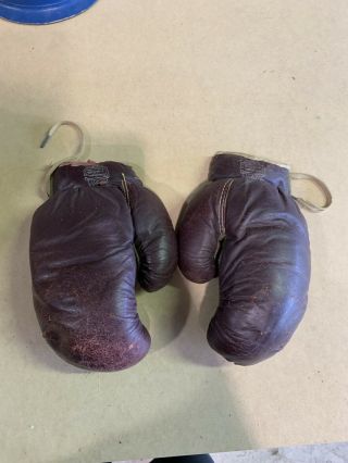 2 Vintage Macgregor Gold Smith Boxing Gloves Man Cave Decor 14oz