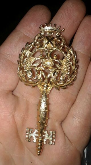 Vintage Signed Monet Key Brooch Pin In Gold Tone Metal