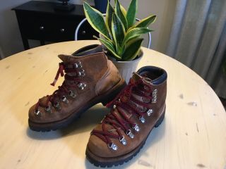 Vintage Dexter Mountaineering Hiking Boots Vibram Soles Mens 7.  5/ Woman’s 8.  5