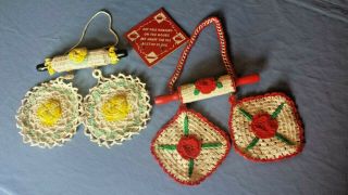Vtg 2 Crocheted Hot Pad Pot Holder Roses Wall Mount Rolling Pin Hooks Key Holder